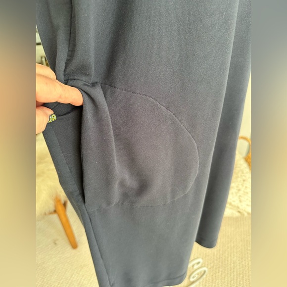 Garnet Hill navy knit tee dress, size medium - Picture 6 of 11